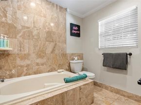 1652 NE 39th St, Oakland Park FL 33334