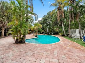 1652 NE 39th St, Oakland Park FL 33334