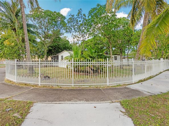 17144 NW 24th Pl, Miami Gardens FL 33056