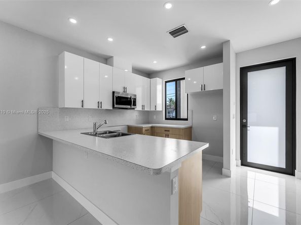 12383 SW 220 St, Miami FL 33170