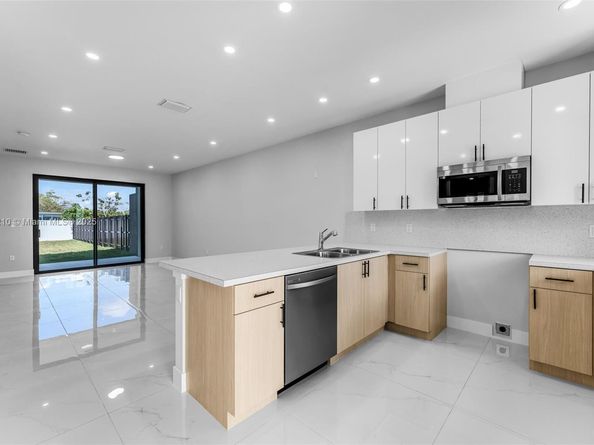 12383 SW 220 St, Miami FL 33170