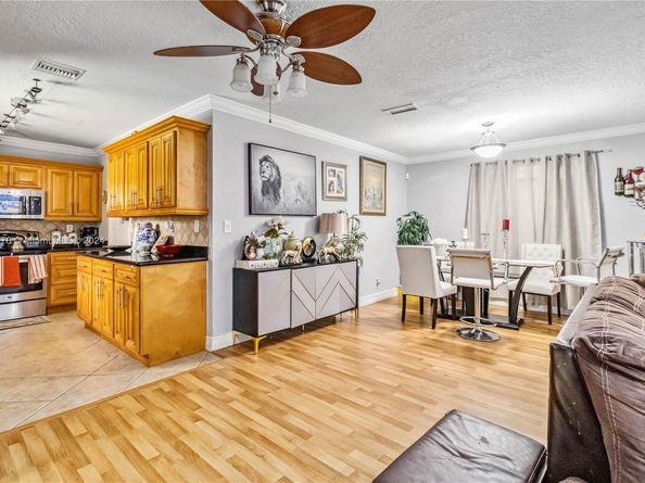 1240 Stardust, North Lauderdale FL 33068