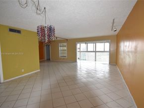 3571 Inverrary Dr 401, Lauderhill FL 33319