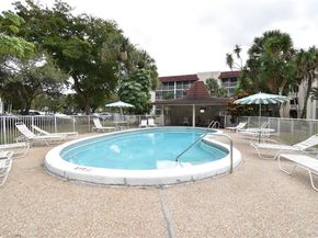 3571 Inverrary Dr 401, Lauderhill FL 33319