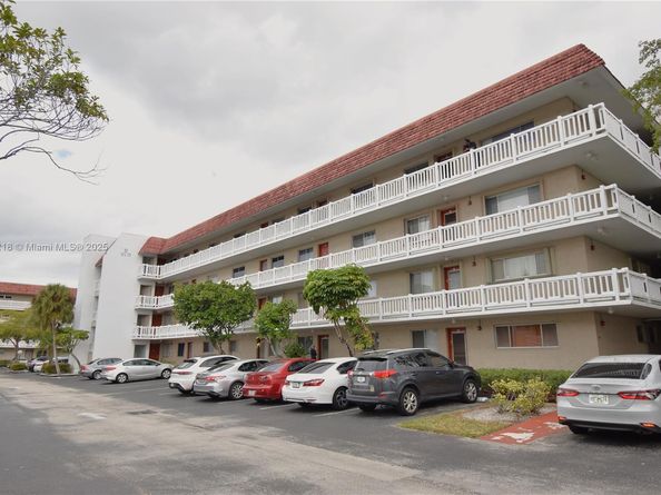 3571 Inverrary Dr 401, Lauderhill FL 33319