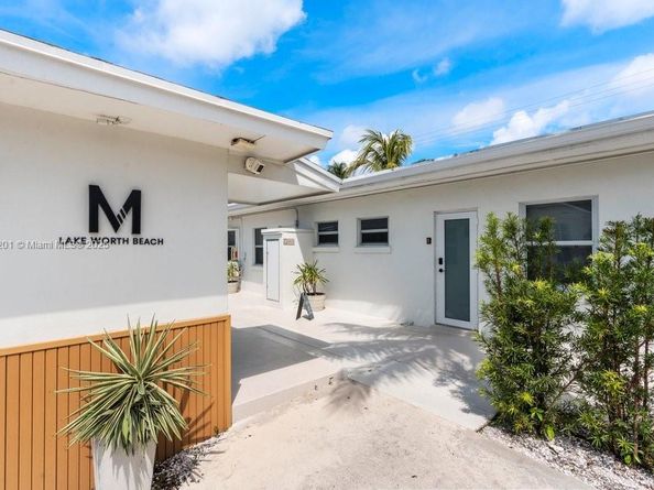 401 N 6th Ave N, Lake Worth FL 33460