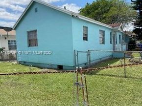 2156 NW 32nd St, Miami FL 33142