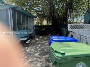2156 NW 32nd St, Miami FL 33142