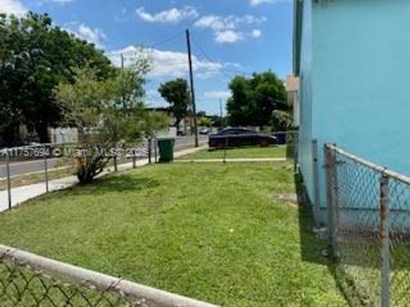 2156 NW 32nd St, Miami FL 33142