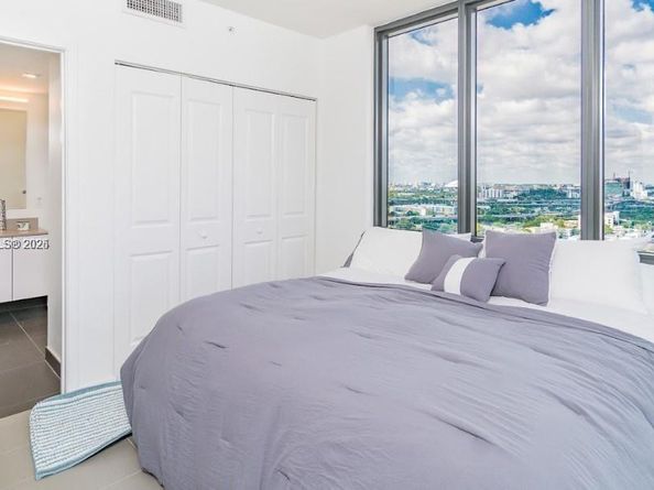 1600 NE 1st Ave 1916, Miami FL 33132