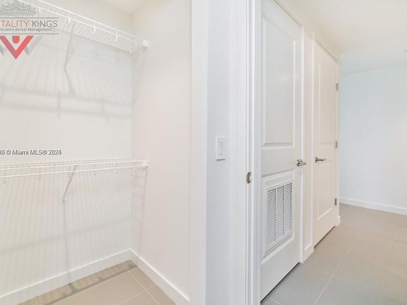 1600 NE 1st Ave 1916, Miami FL 33132