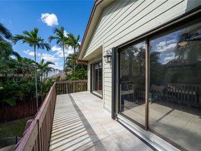 15552 SW 48th St, Miami FL 33185