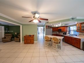 15552 SW 48th St, Miami FL 33185