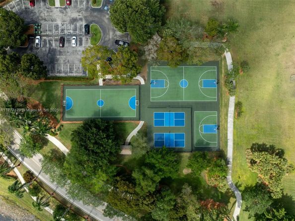 4242 Magnolia Ridge Dr, Weston FL 33331