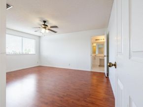 4242 Magnolia Ridge Dr, Weston FL 33331