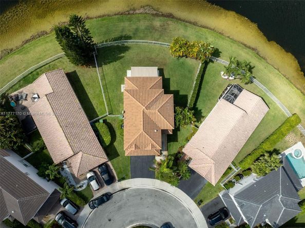 4242 Magnolia Ridge Dr, Weston FL 33331