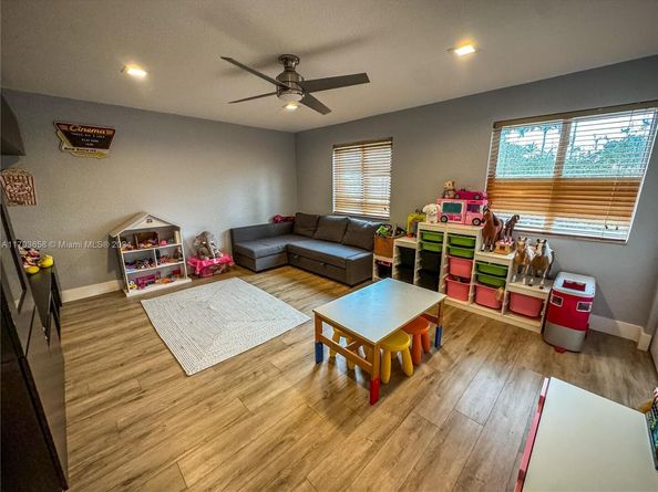 857 Vanda Ter, Weston FL 33327
