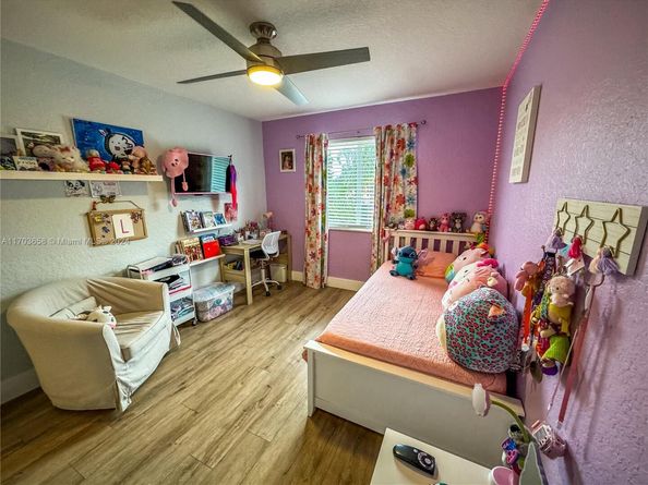857 Vanda Ter, Weston FL 33327