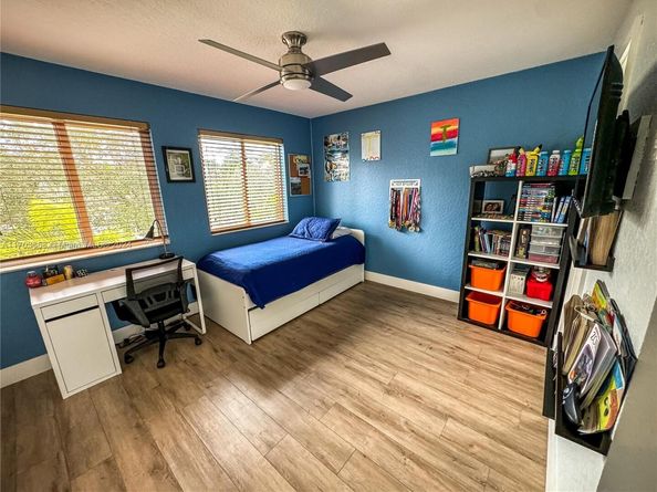 857 Vanda Ter, Weston FL 33327