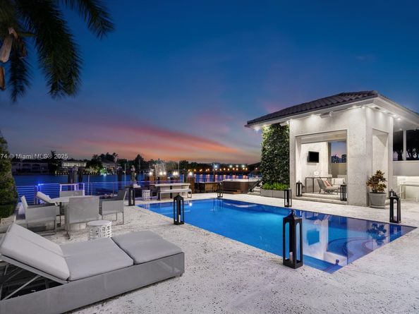 176 S Hibiscus Dr, Miami Beach FL 33139