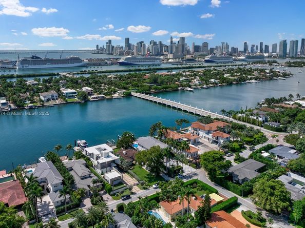 176 S Hibiscus Dr, Miami Beach FL 33139