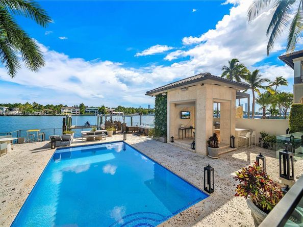 176 S Hibiscus Dr, Miami Beach FL 33139