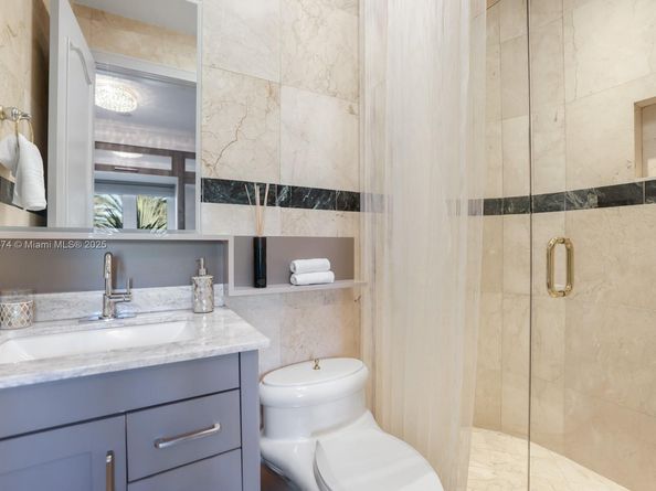 176 S Hibiscus Dr, Miami Beach FL 33139