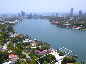 1560 Bay Dr, Miami Beach FL 33141