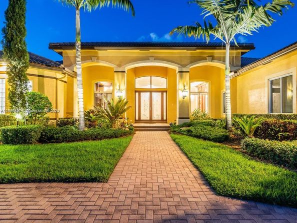 12995 SW 40th St, Davie FL 33330