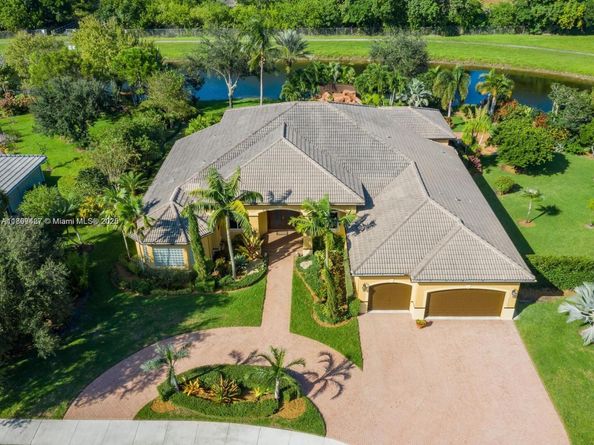 12995 SW 40th St, Davie FL 33330