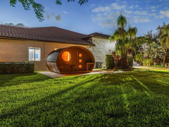 12995 SW 40th St, Davie FL 33330