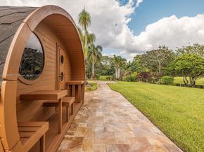 12995 SW 40th St, Davie FL 33330