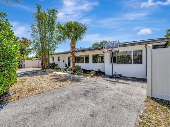 2506 NE 30th St, Fort Lauderdale FL 33306