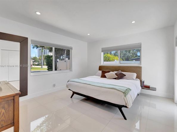 2506 NE 30th St, Fort Lauderdale FL 33306