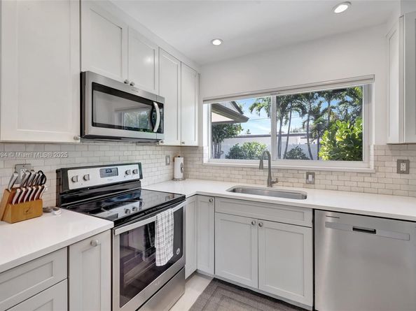 2506 NE 30th St, Fort Lauderdale FL 33306