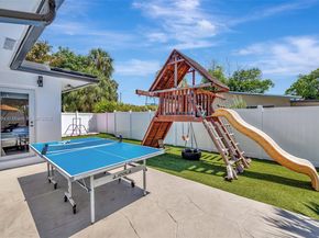 2506 NE 30th St, Fort Lauderdale FL 33306
