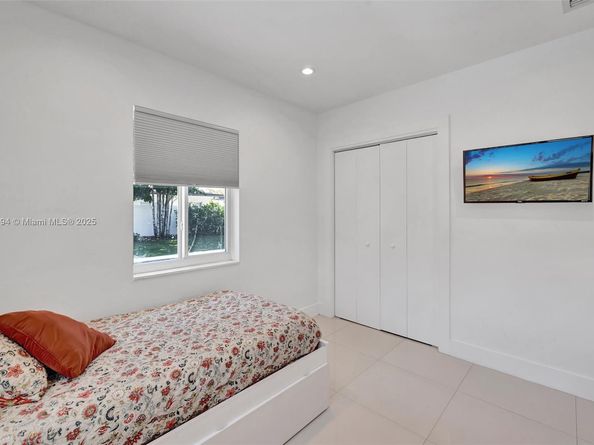 2506 NE 30th St, Fort Lauderdale FL 33306