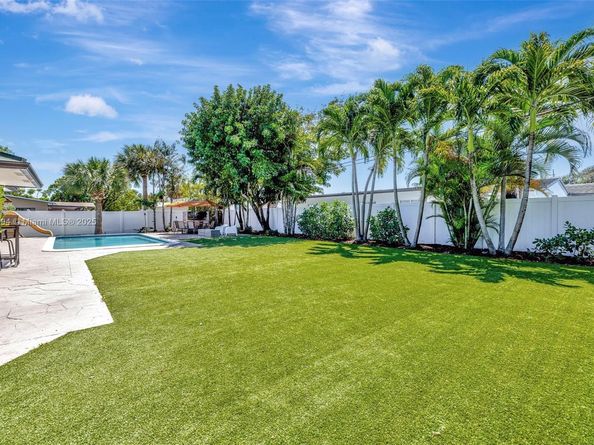 2506 NE 30th St, Fort Lauderdale FL 33306