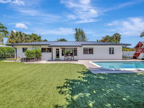 2506 NE 30th St, Fort Lauderdale FL 33306