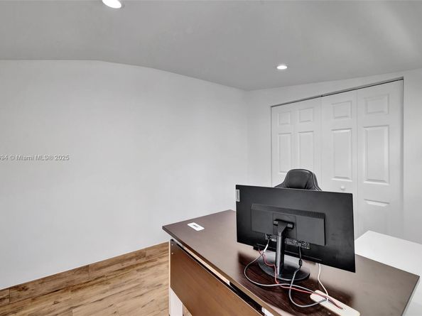 2506 NE 30th St, Fort Lauderdale FL 33306
