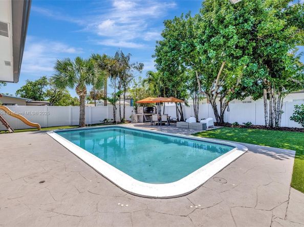 2506 NE 30th St, Fort Lauderdale FL 33306