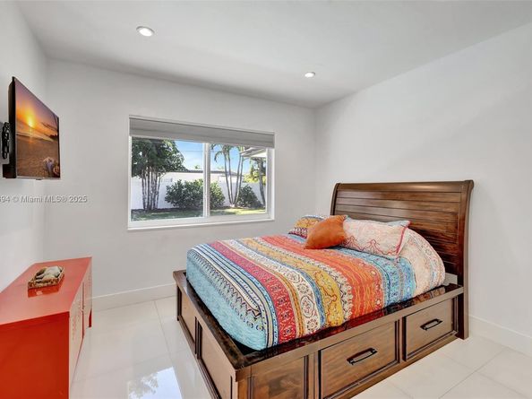 2506 NE 30th St, Fort Lauderdale FL 33306