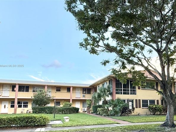 3600 Harrison St 16B, Hollywood FL 33021