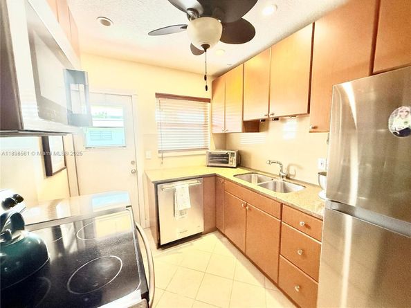 3600 Harrison St 16B, Hollywood FL 33021