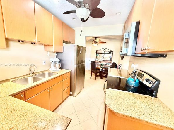 3600 Harrison St 16B, Hollywood FL 33021