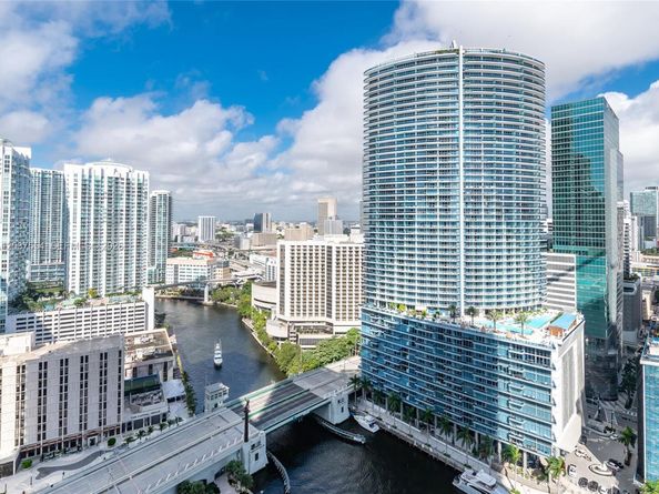 475 Brickell Ave 2908, Miami FL 33131