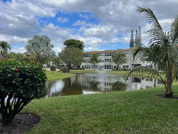 4805 NW 35th St 506, Lauderdale Lakes FL 33319