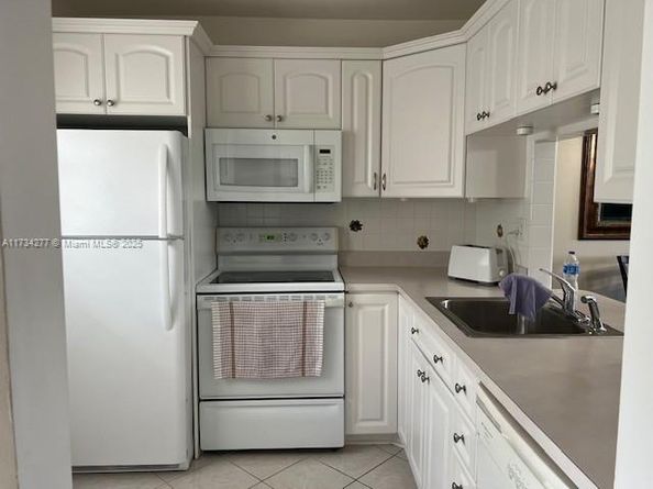 4805 NW 35th St 506, Lauderdale Lakes FL 33319
