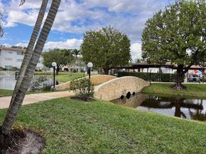 4805 NW 35th St 506, Lauderdale Lakes FL 33319