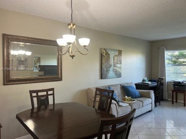 4805 NW 35th St 506, Lauderdale Lakes FL 33319